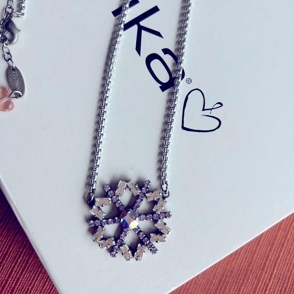 Sabika Snowflake Necklace